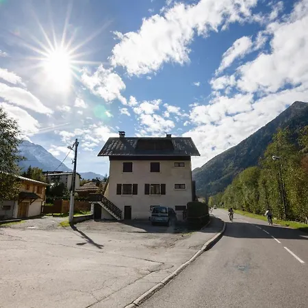 Sleeps 5 * Chamonix